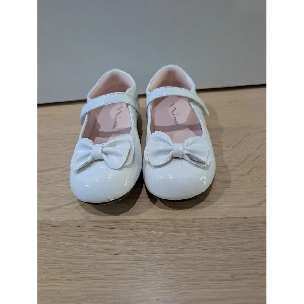Nina Posey Girls White Patent Bow Mary Jane Dress Shoes Size 9